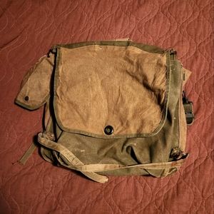 M 2 A 1  Ammunition Bag US Army WWII Vintage Canvas With Strap Good condition